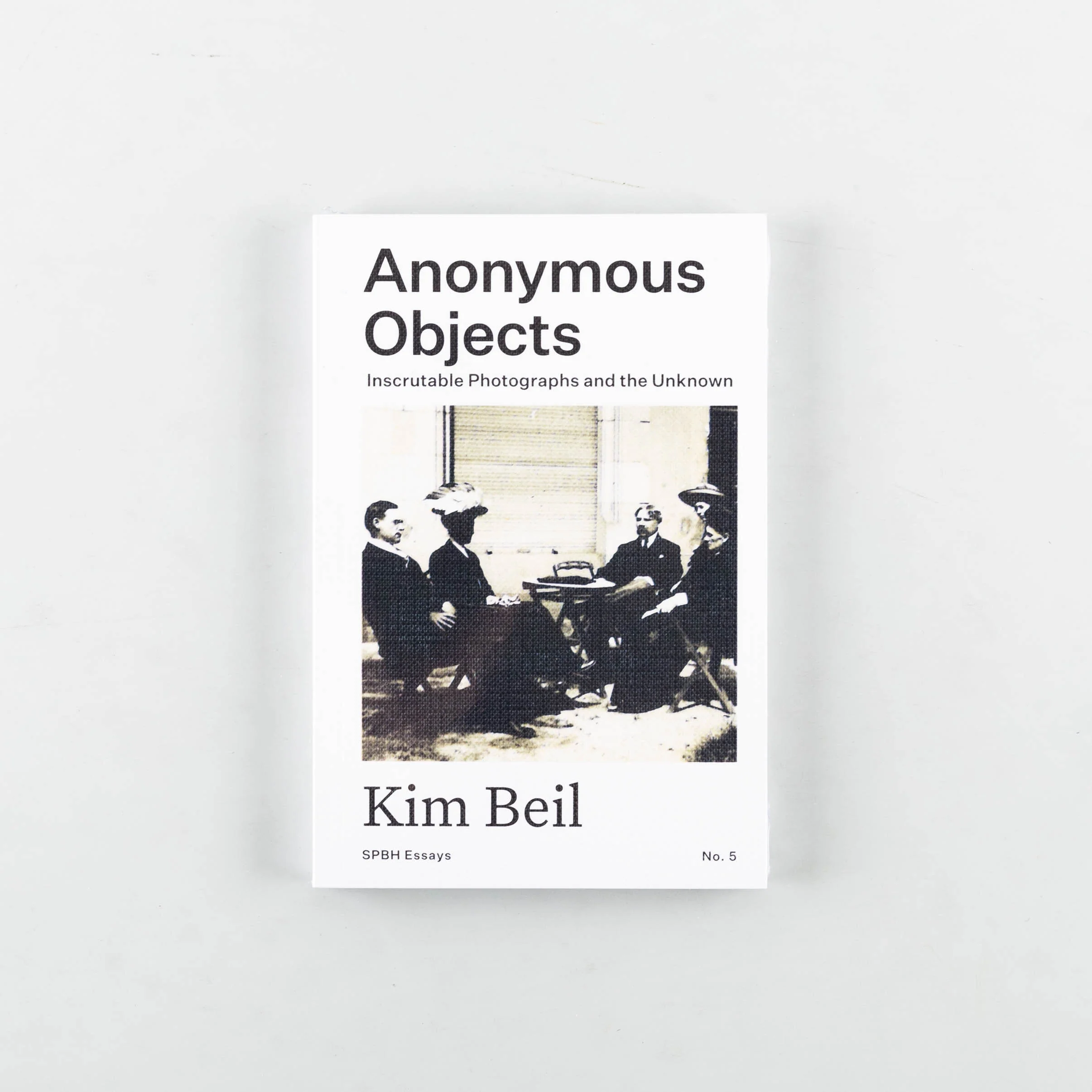 Anonymous Objects: Inscrutable Photographs and the Unknown
